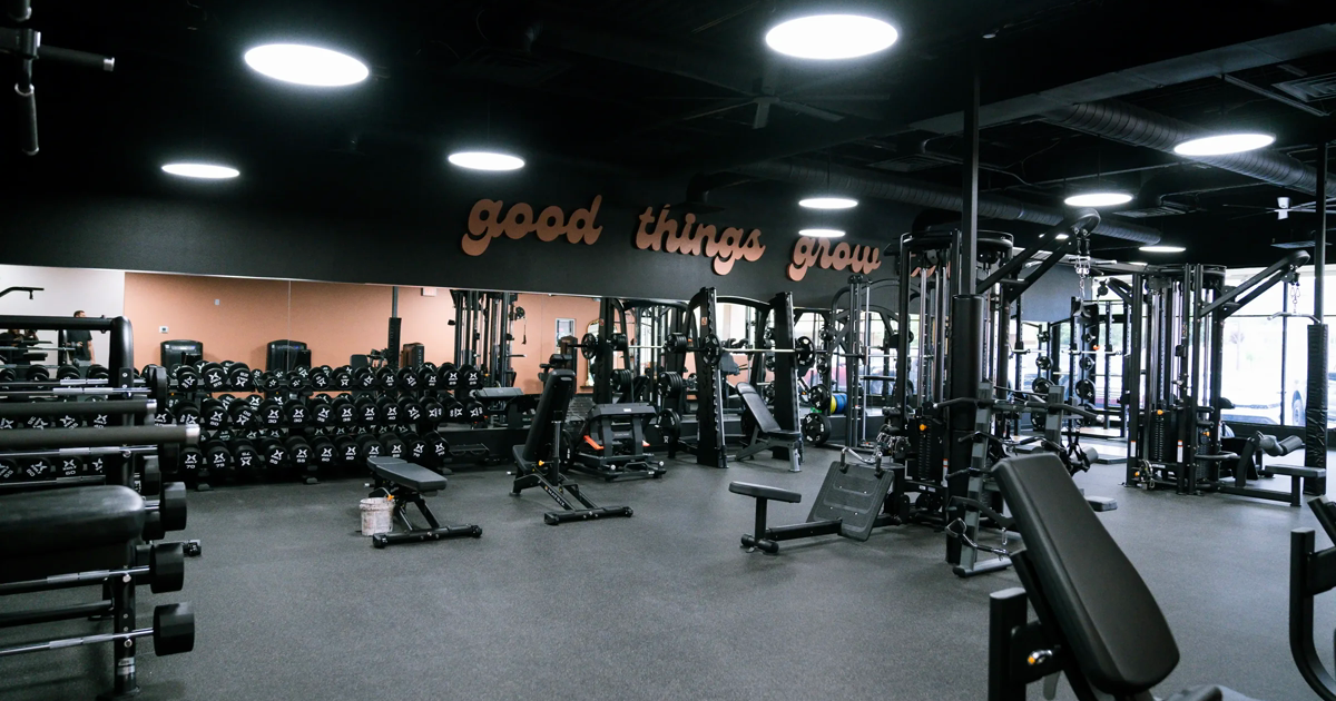 Peaches Fitness Club logo